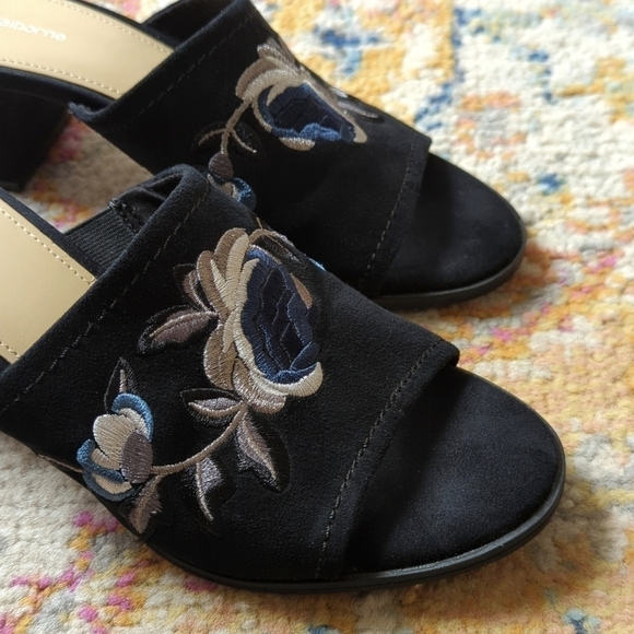 Liz Claiborne Shayla Floral Embroidered Peep Toe Slip On Block Heel Mules Black - Picture 4 of 16